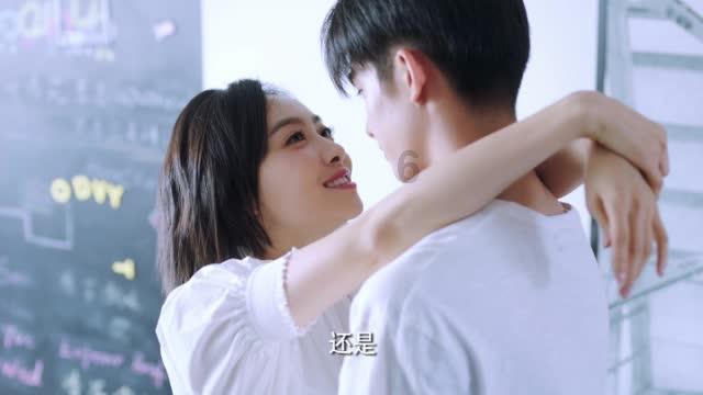 努力向上的铁球